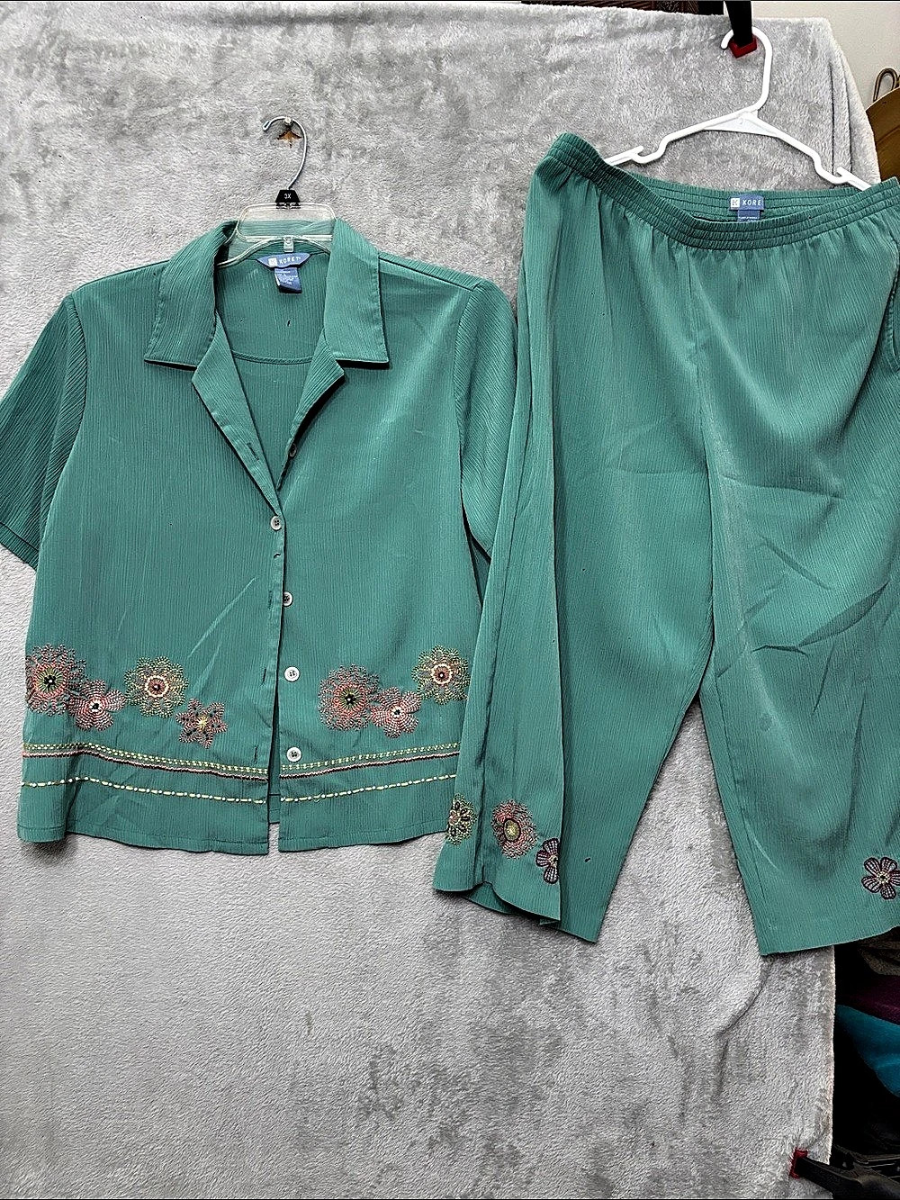 Koret Embroidered Floral Two-Piece Set in Green Size large